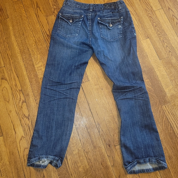 Rock and Roll Cowgirl Jeans - Picture 2 of 11